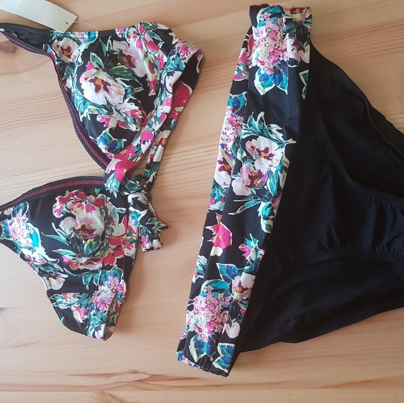 NWT Kenneth Cole bikini Size: S - Picture 8 of 8